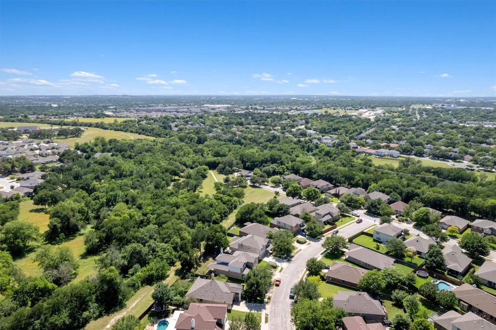 1049 Regency Lane Round Rock, TX 78665