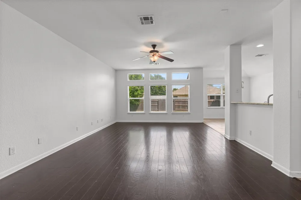 1049 Regency Lane Round Rock, TX 78665