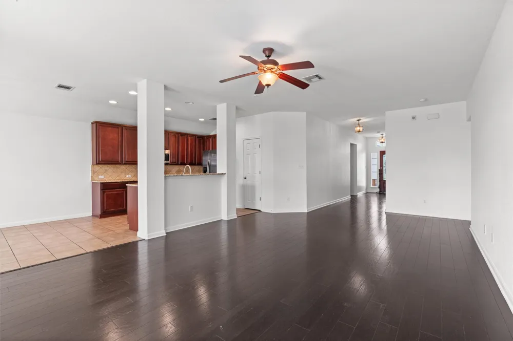 1049 Regency Lane Round Rock, TX 78665