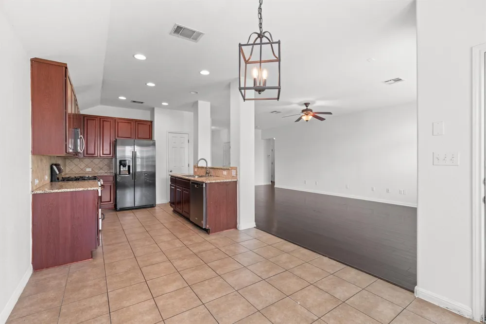 1049 Regency Lane Round Rock, TX 78665