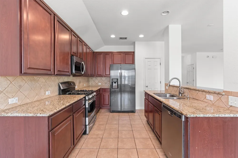 1049 Regency Lane Round Rock, TX 78665