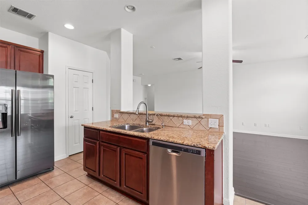 1049 Regency Lane Round Rock, TX 78665