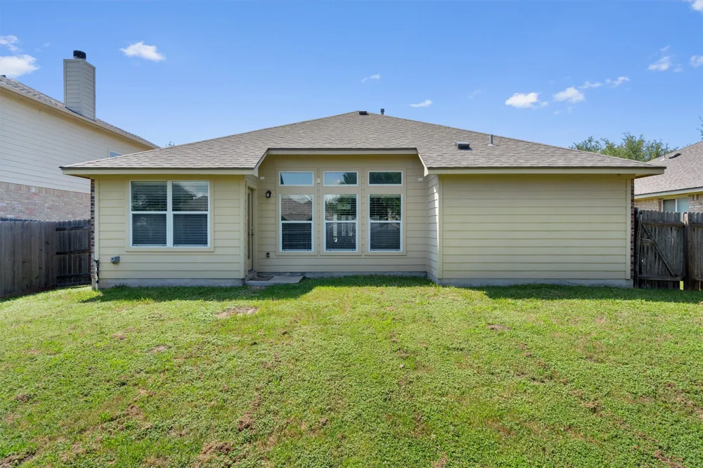 1049 Regency Lane Round Rock, TX 78665