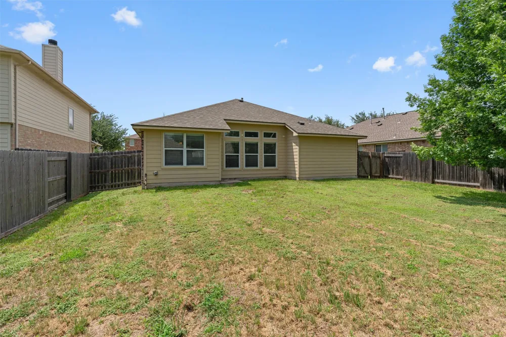 1049 Regency Lane Round Rock, TX 78665