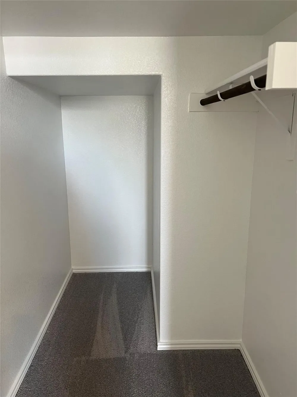 499 Tree Nut Loop Buda, TX 78610