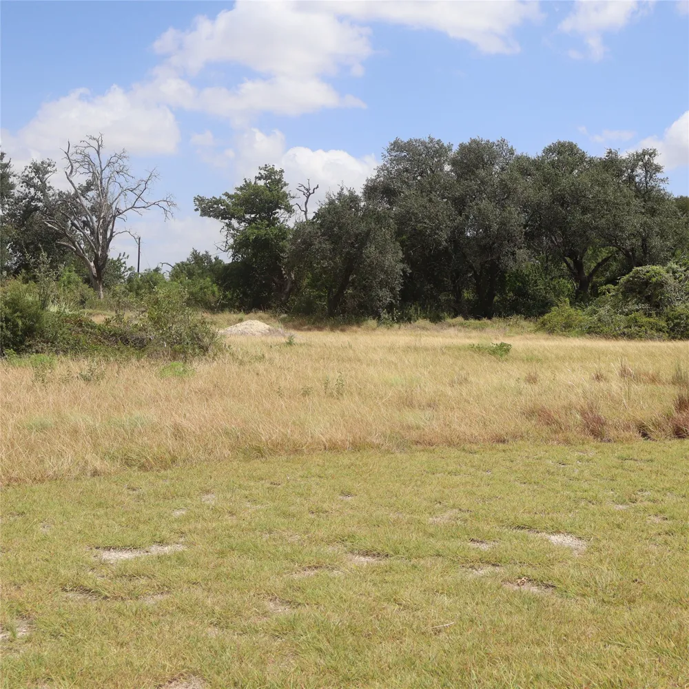 108 Mesones Road Florence, TX 76527