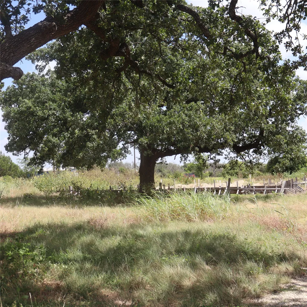 108 Mesones Road Florence, TX 76527