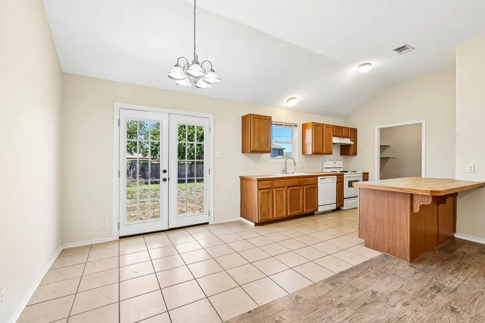224 Copper Lane Jarrell, TX 76537