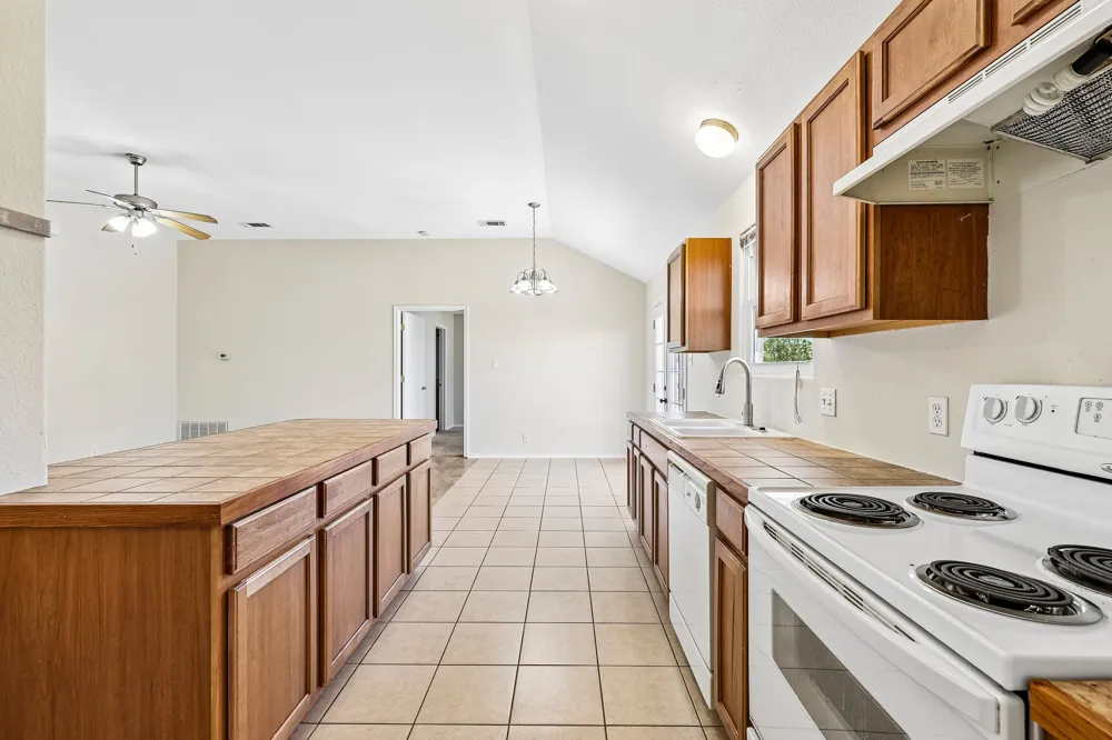 224 Copper Lane Jarrell, TX 76537
