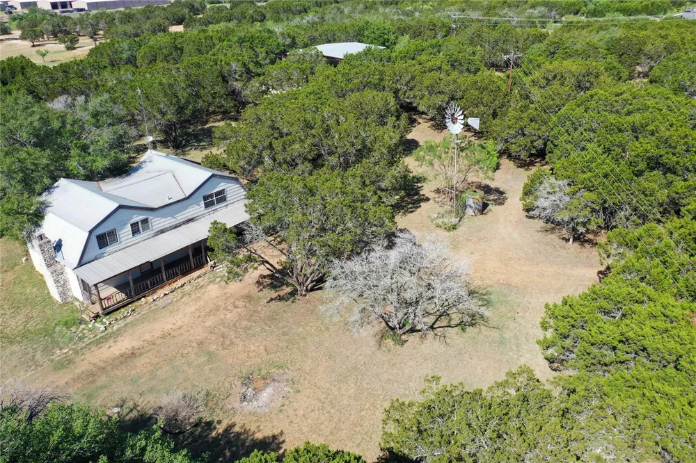 401 Exeter Road Spicewood, TX 78669