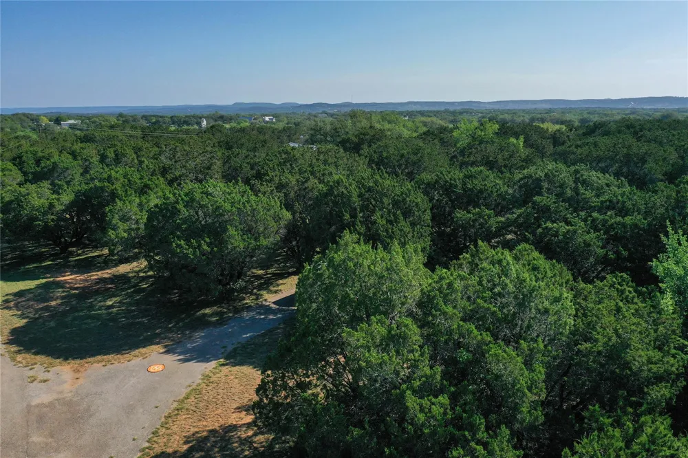 401 Exeter Road Spicewood, TX 78669