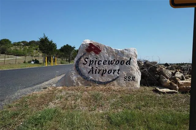401 Exeter Road Spicewood, TX 78669