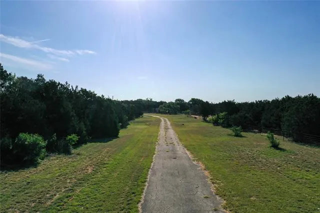 401 Exeter Road Spicewood, TX 78669