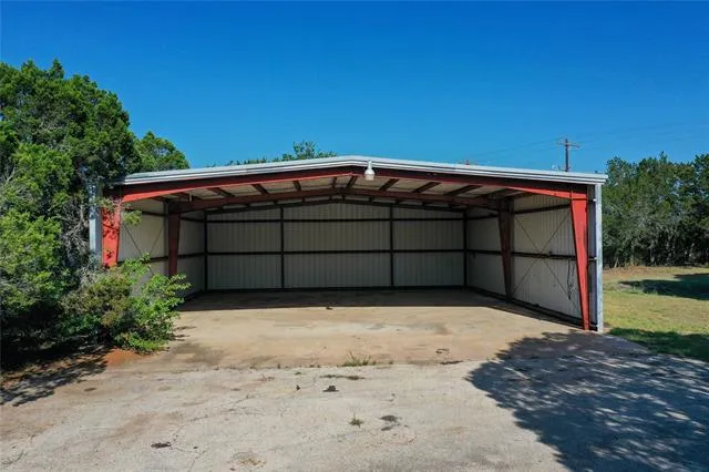 401 Exeter Road Spicewood, TX 78669
