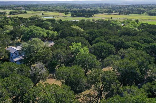 401 Exeter Road Spicewood, TX 78669