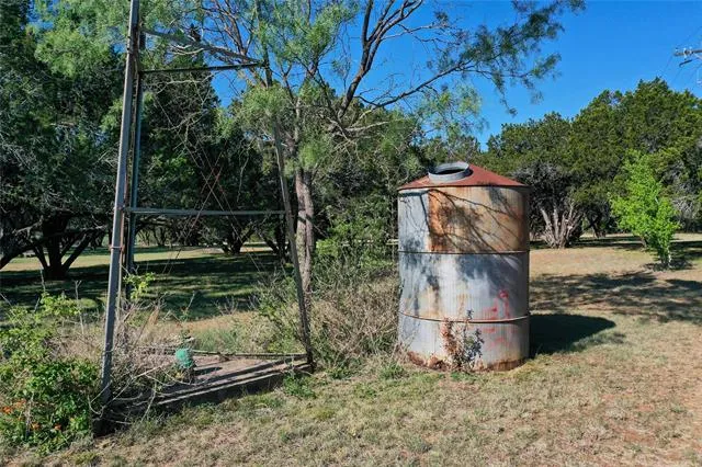 401 Exeter Road Spicewood, TX 78669