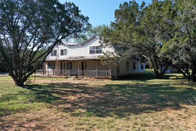 401 Exeter Road Spicewood, TX 78669