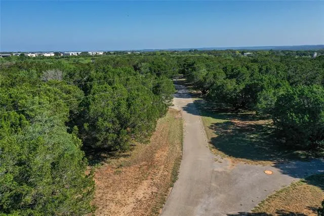 401 Exeter Road Spicewood, TX 78669