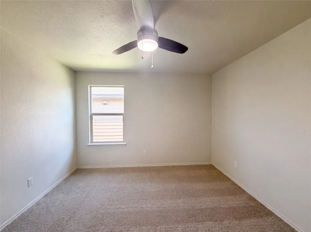 233 Atwood Loop Jarrell, TX 76537