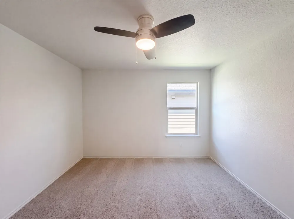 233 Atwood Loop Jarrell, TX 76537