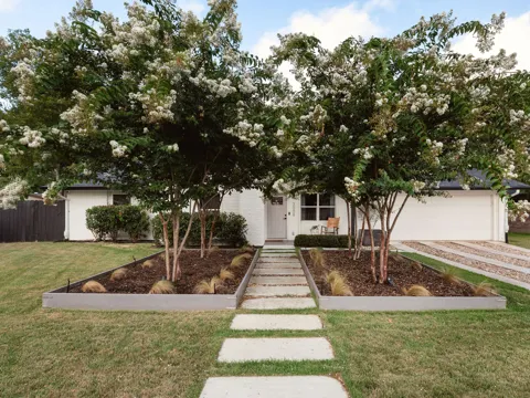 3009 Val Drive