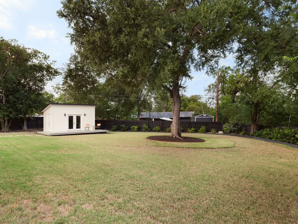 3009 Val Drive Austin, TX 78723