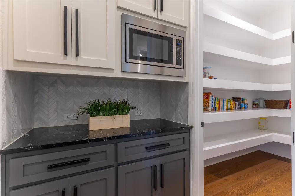 638 Bridge Water Loop Dripping Springs, TX 78620
