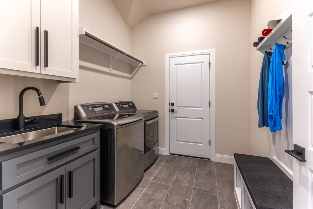 638 Bridge Water Loop Dripping Springs, TX 78620