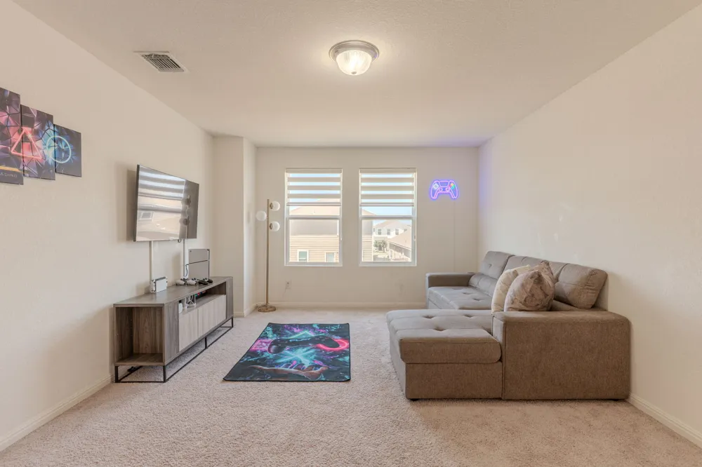 205 Waterbuck Loop Hutto, TX 78634