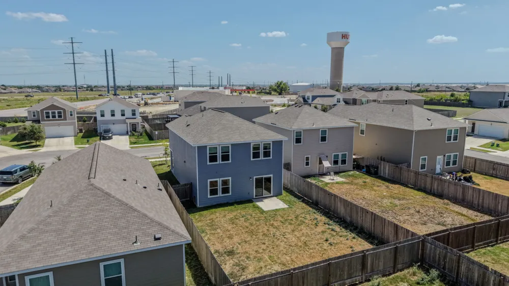 205 Waterbuck Loop Hutto, TX 78634