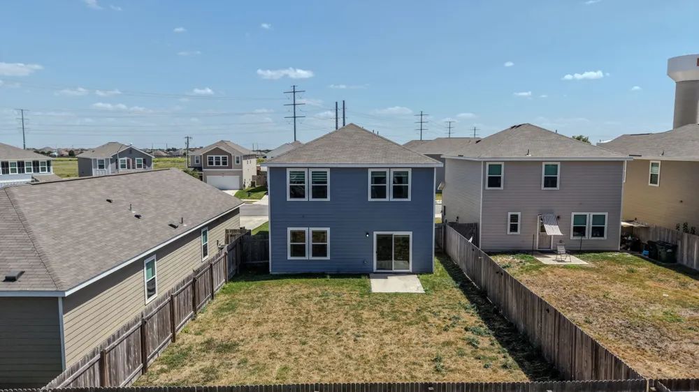 205 Waterbuck Loop Hutto, TX 78634