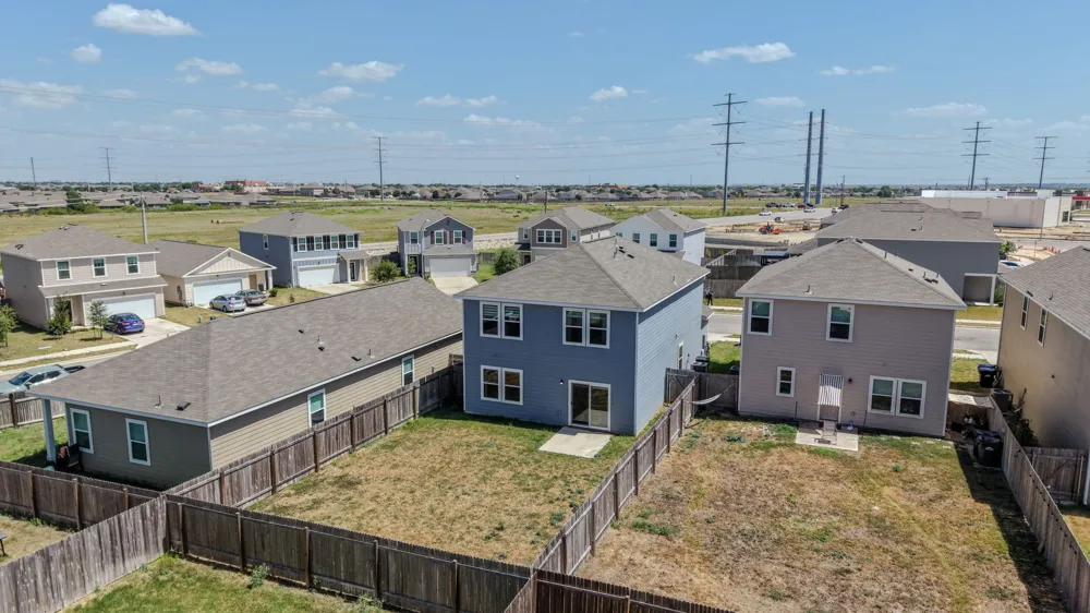 205 Waterbuck Loop Hutto, TX 78634