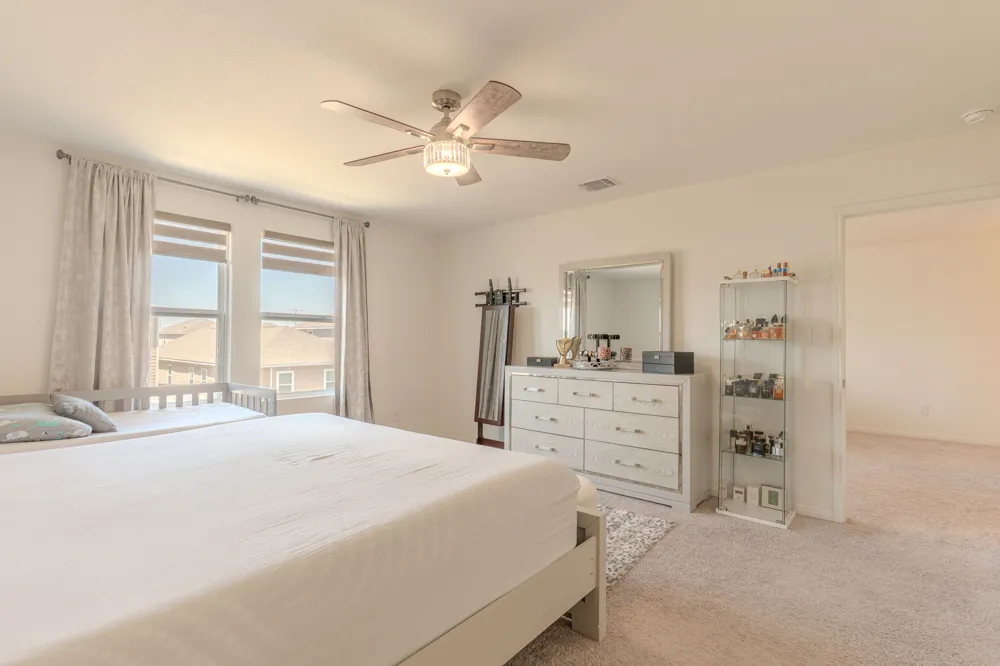 205 Waterbuck Loop Hutto, TX 78634