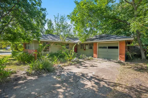 1613 Larkwood Drive