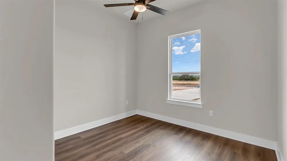 379 Prairie Point Drive Bertram, TX 78605