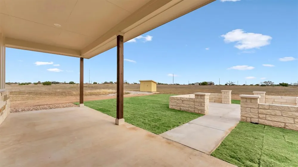 379 Prairie Point Drive Bertram, TX 78605