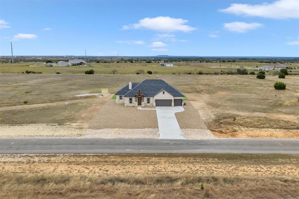 379 Prairie Point Drive Bertram, TX 78605