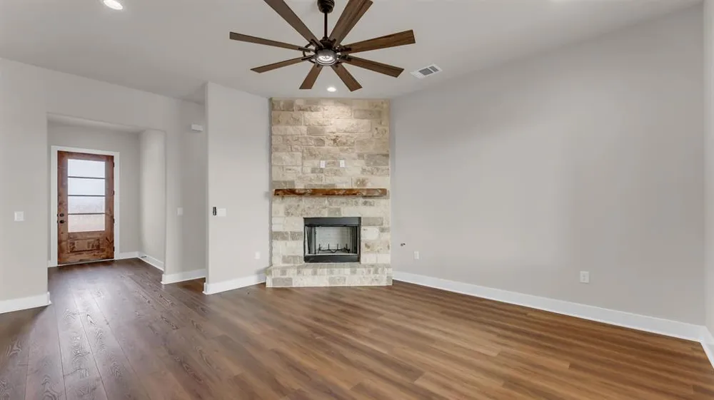 379 Prairie Point Drive Bertram, TX 78605
