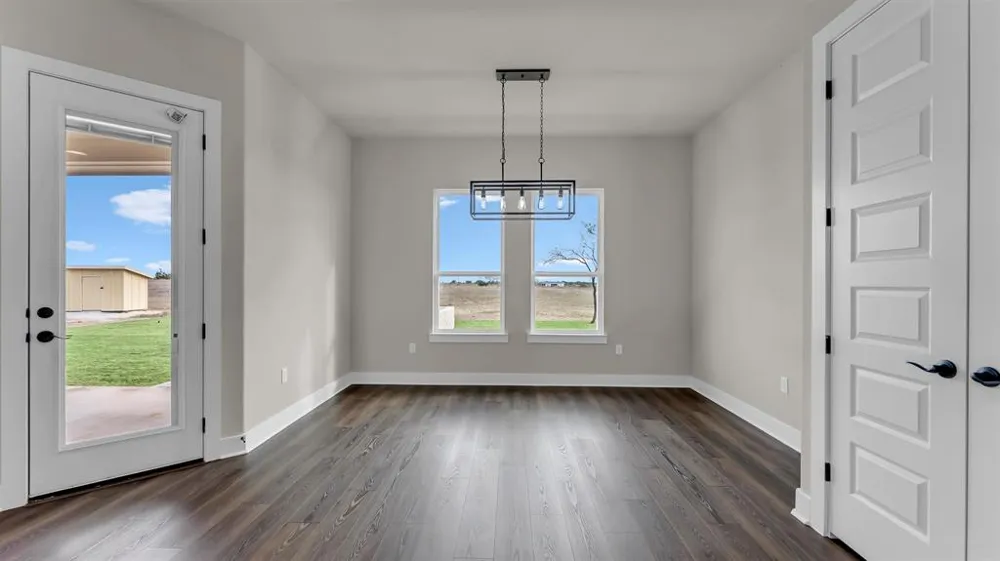 379 Prairie Point Drive Bertram, TX 78605