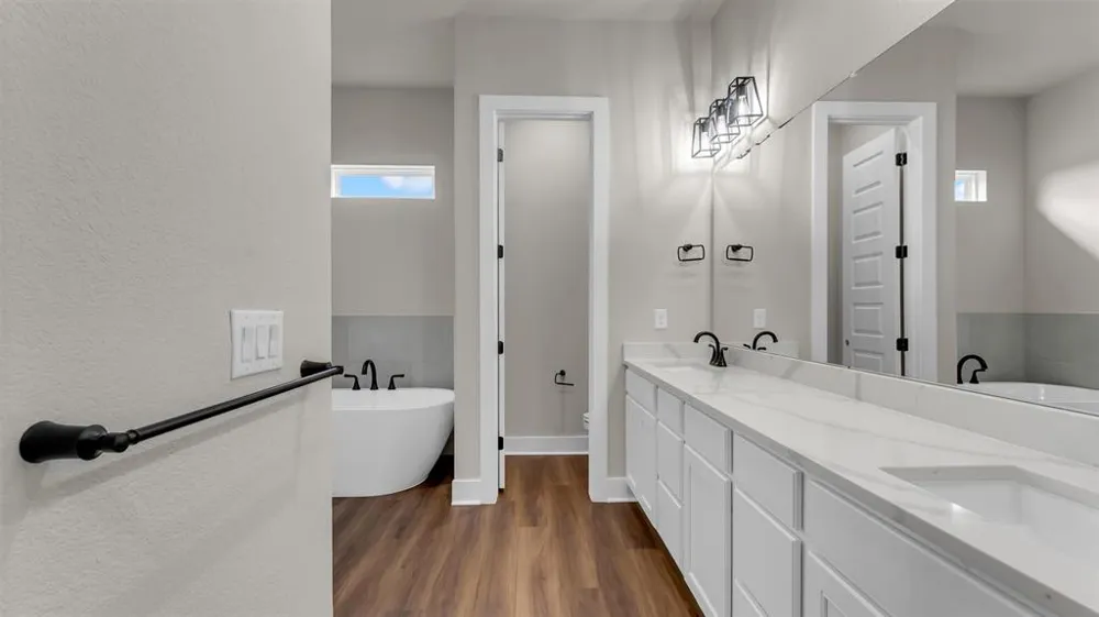 379 Prairie Point Drive Bertram, TX 78605
