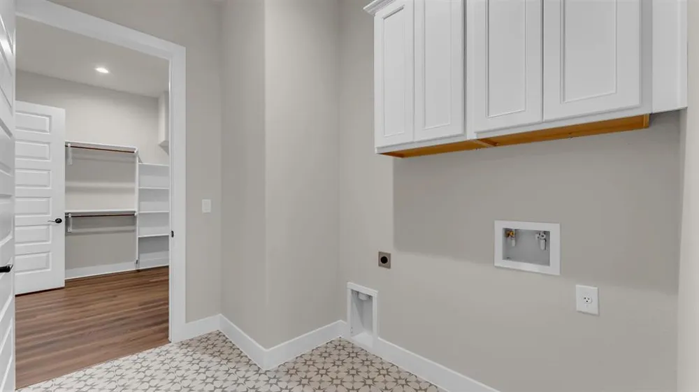 379 Prairie Point Drive Bertram, TX 78605