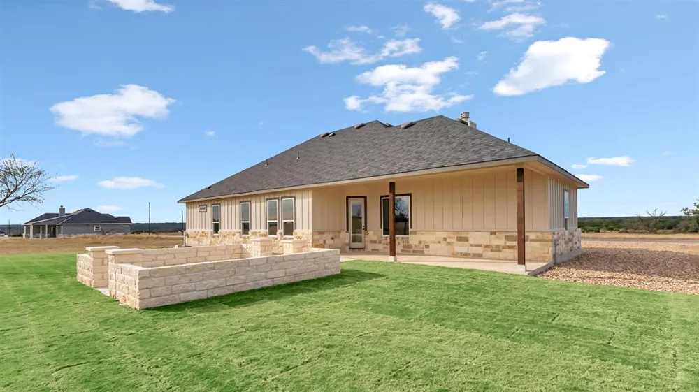 379 Prairie Point Drive Bertram, TX 78605
