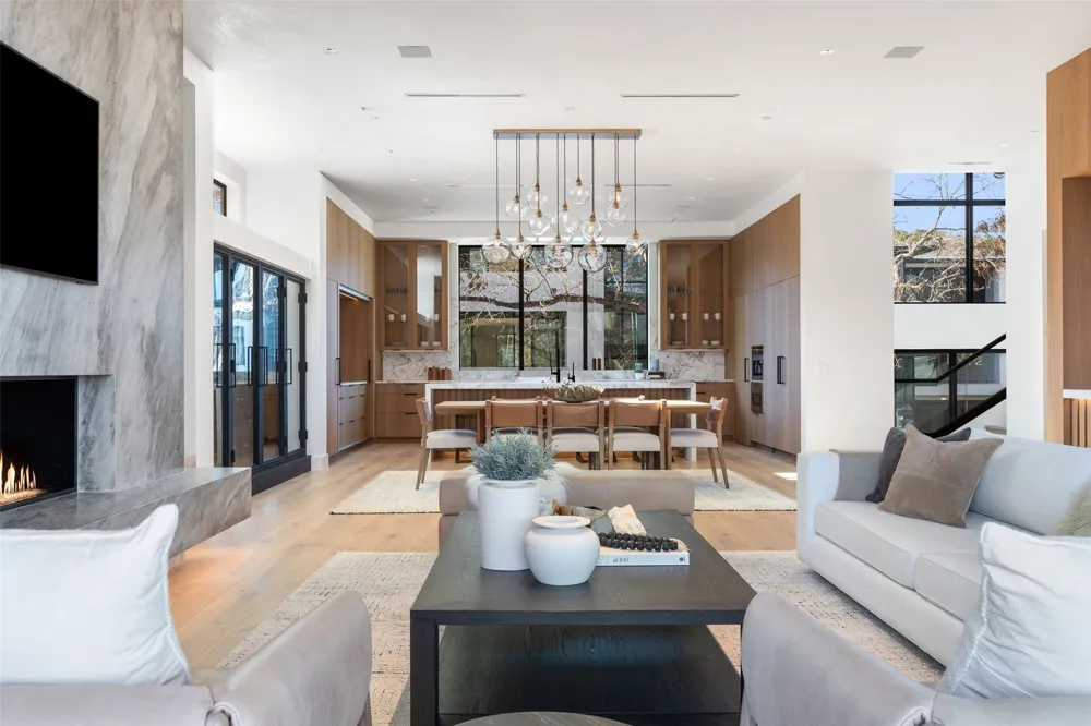 2503 Westlake Drive #201 Austin, TX 78746
