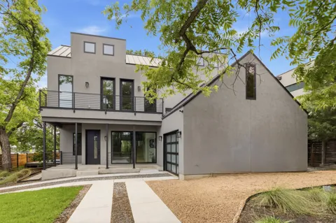 2300 Bluebonnet Lane