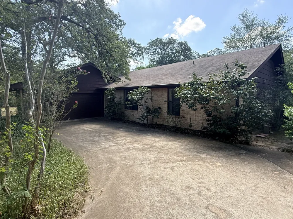 109 Pine Cone Lane Elgin, TX 78621
