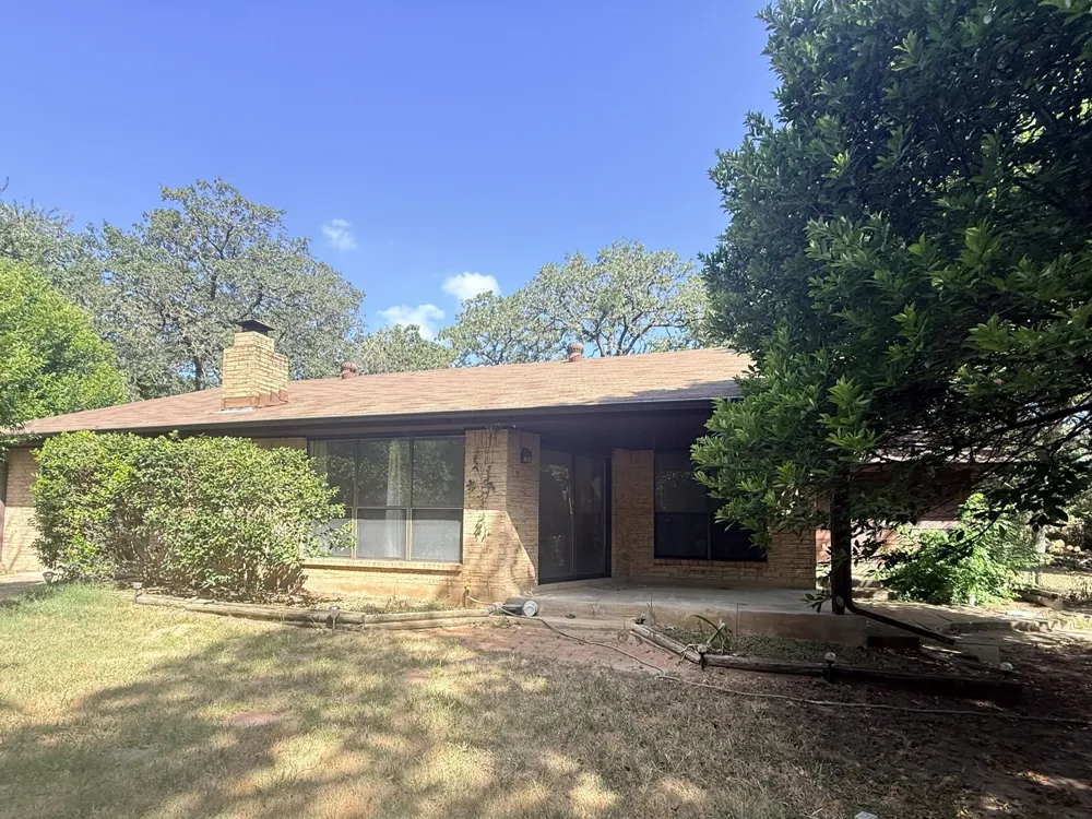 109 Pine Cone Lane Elgin, TX 78621