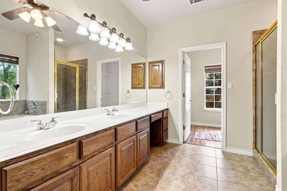 9729 FM 775 Floresville, TX 78114
