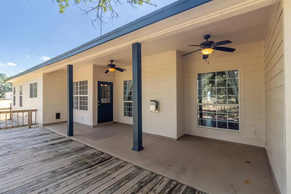 9729 FM 775 Floresville, TX 78114