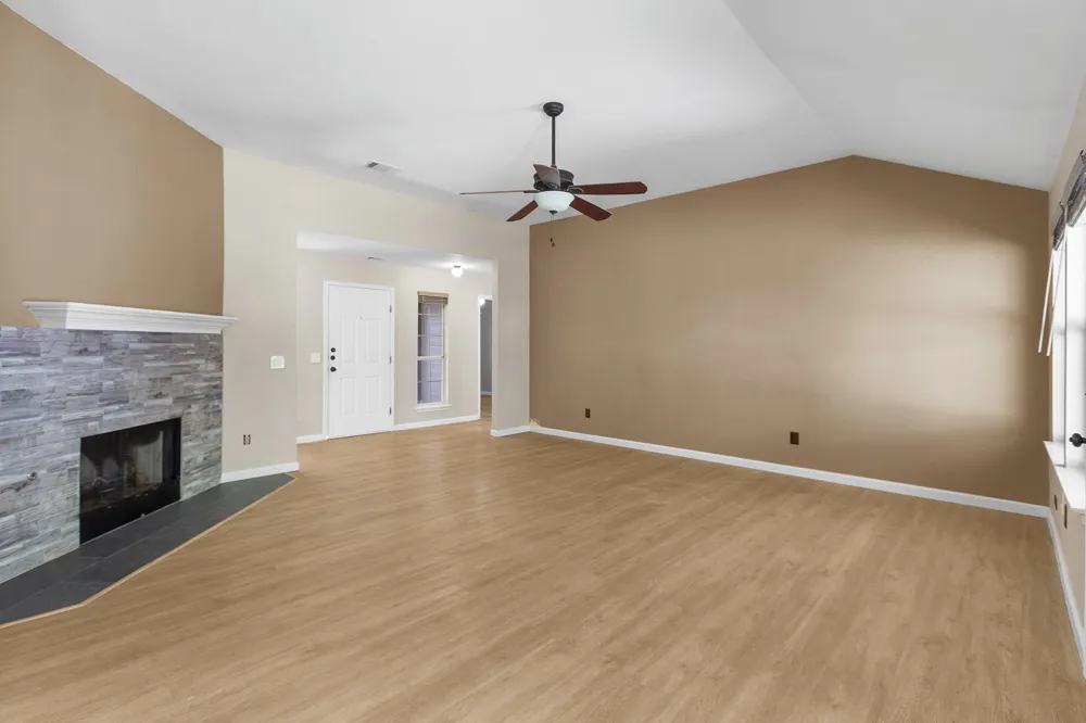 605 Clear Spring Lane Leander, TX 78641