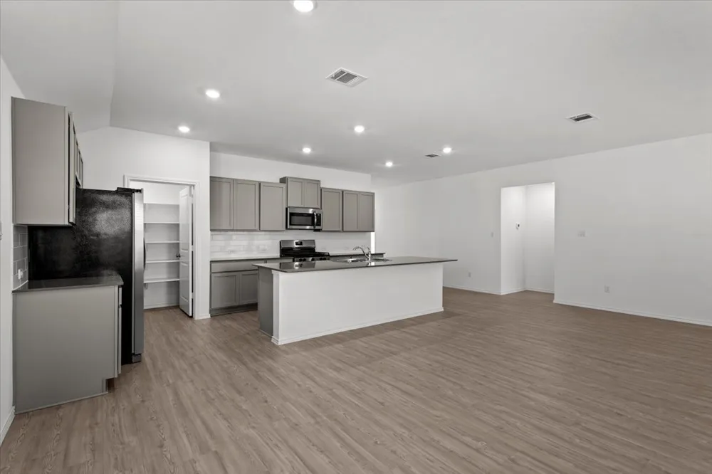 300 Jeffers Kyle, TX 78640